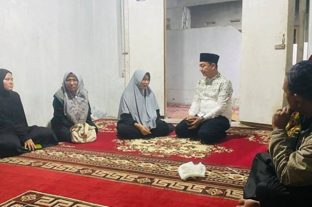 Anggota FPG DPRD Pekanbaru Syafri Syarif Hadir di Rumah Duka Imam Masjid Korban Kecelakaan Jalan Tuah Madani